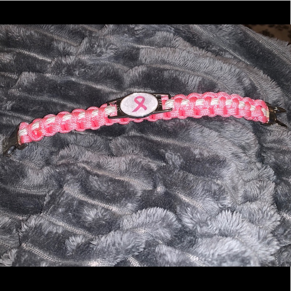 Personalized paracord bracelets
